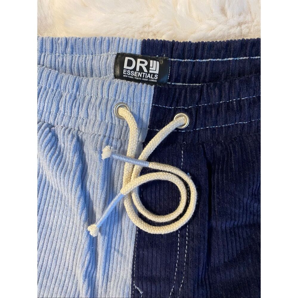DR Essentials Two-Tone Light Blue and Navy Corduroy Athletic Shorts Sz S NWT - Picture 2 of 9